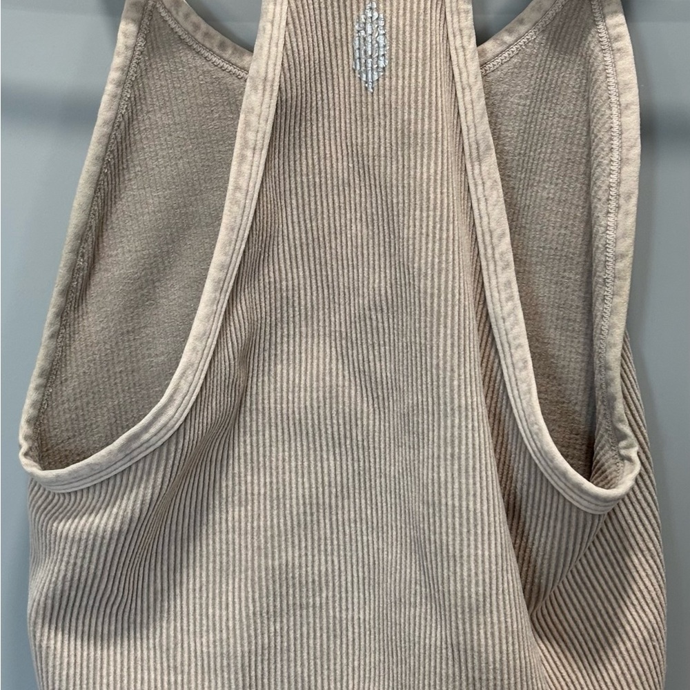 Free  People Movement Happiness Runs Crop Tank  Size M/L - Picture 4 of 7